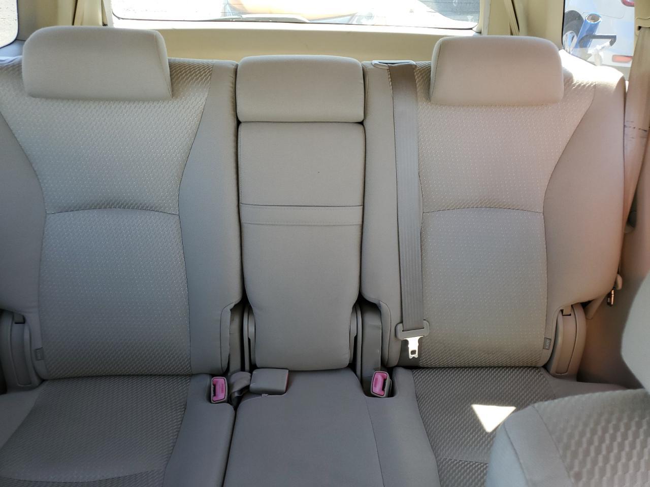 2004 TOYOTA HIGHLANDER