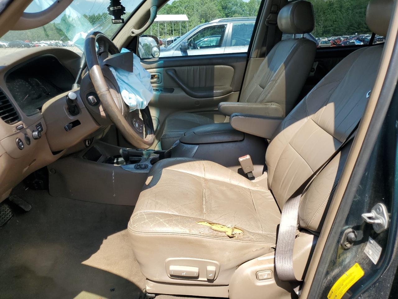 2004 TOYOTA Sequoia