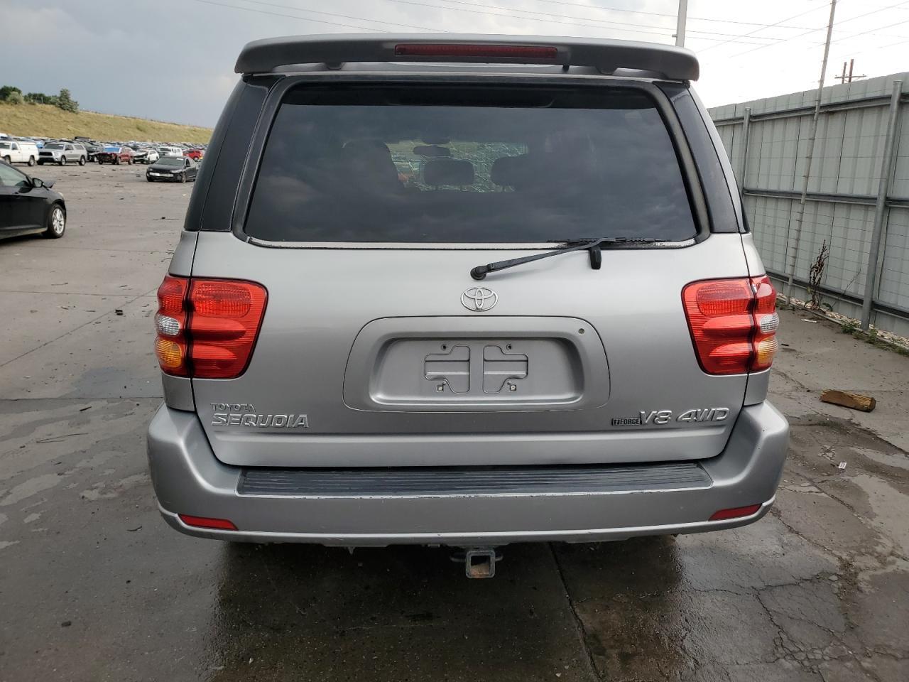 2001 TOYOTA Sequoia