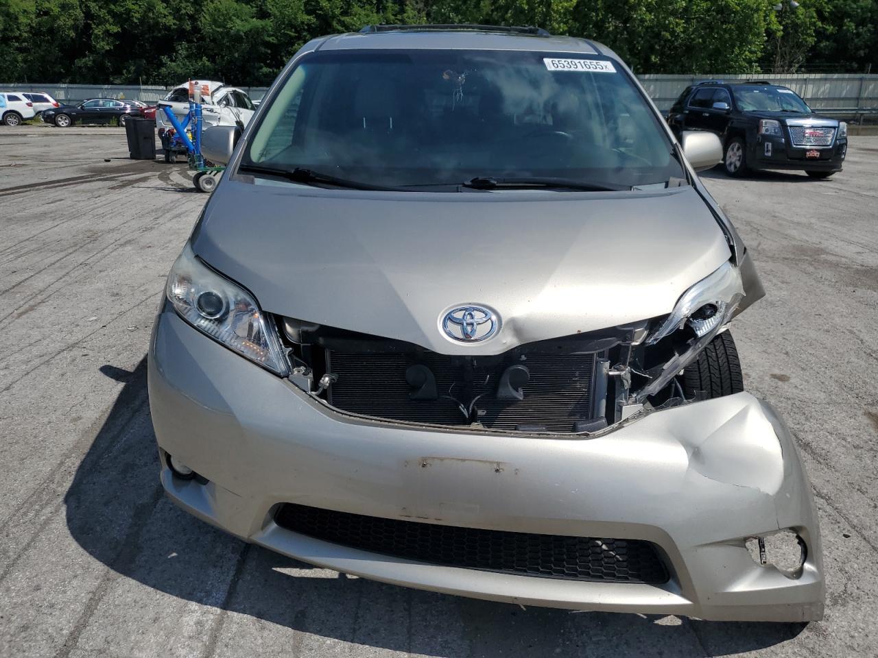 2015 TOYOTA SIENNA