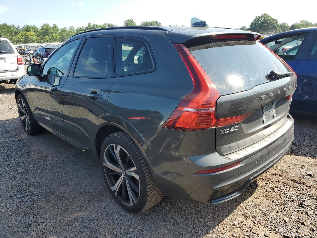 2022 VOLVO XC60