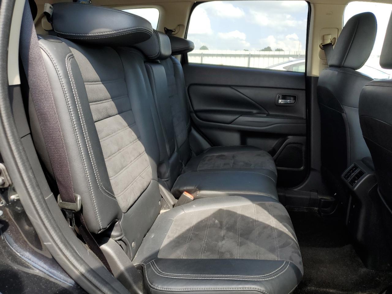 2019 MITSUBISHI outlander