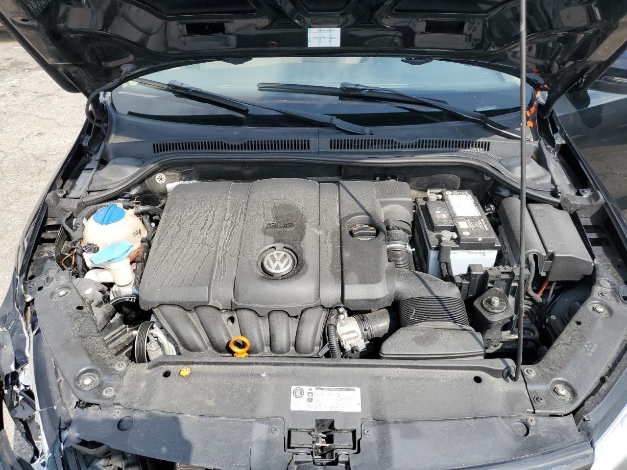 2011 VOLKSWAGEN JETTA