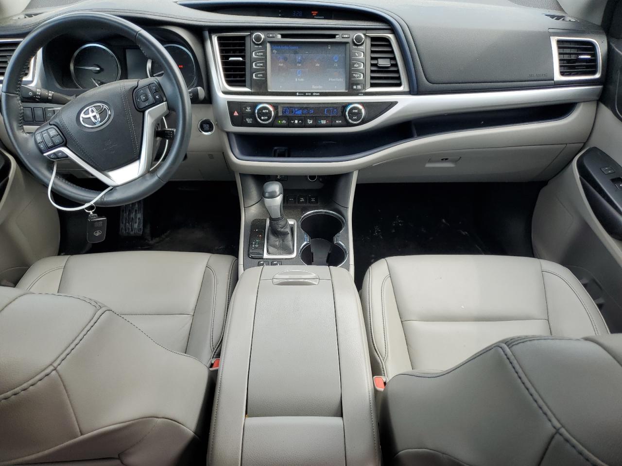 2016 TOYOTA HIGHLANDER
