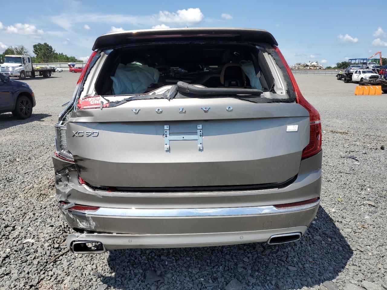 2021 VOLVO XC90