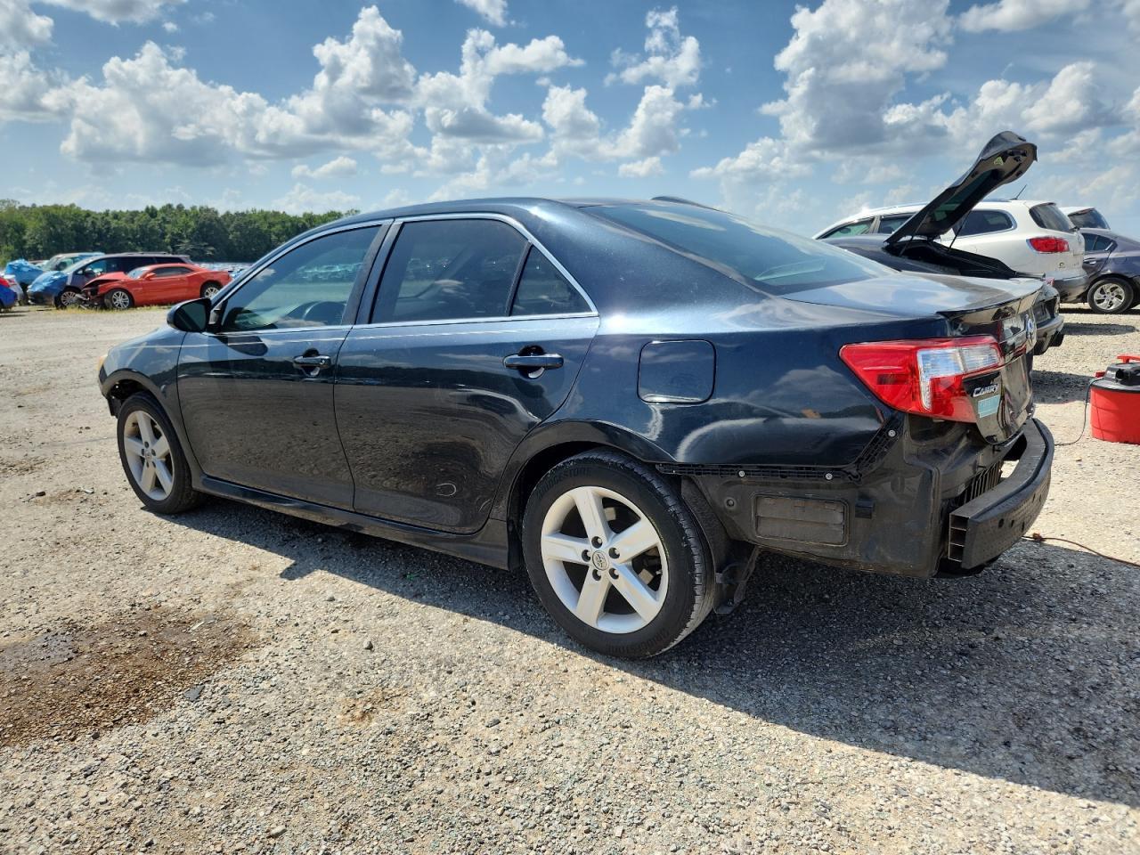 2014 TOYOTA CAMRY