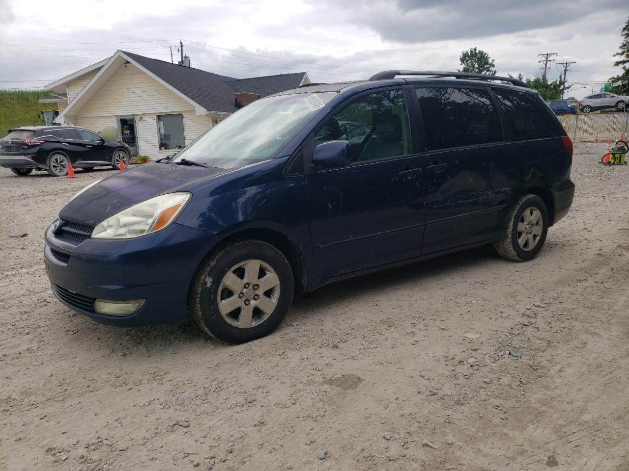 2004 TOYOTA SIENNA