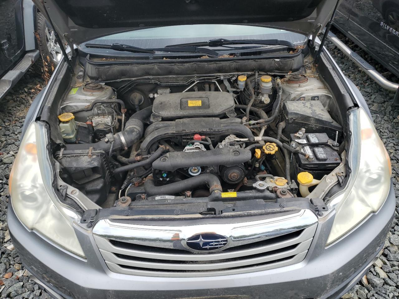 2010 SUBARU Outback