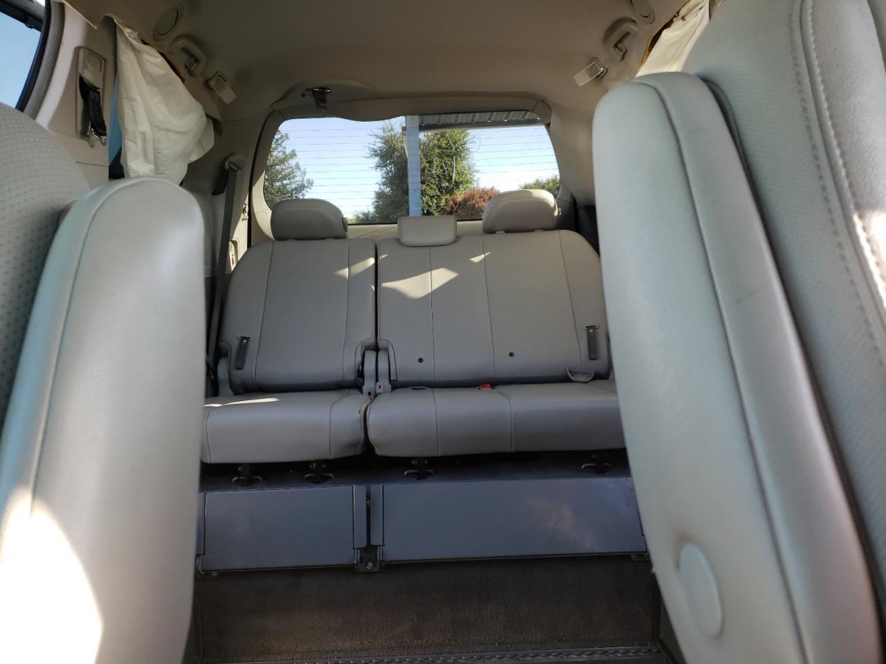 2012 TOYOTA SIENNA