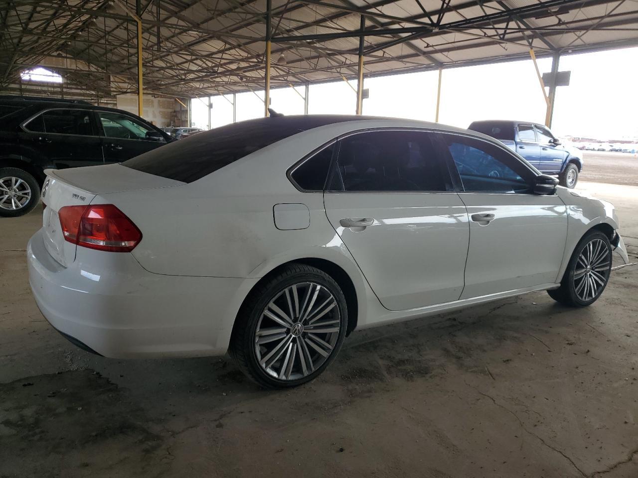 2015 VOLKSWAGEN Passat
