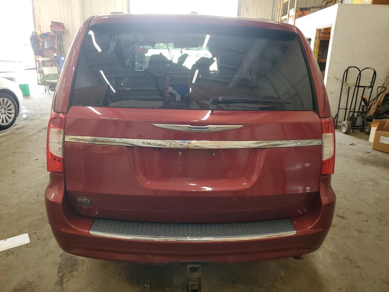 2012 CHRYSLER Town & Country