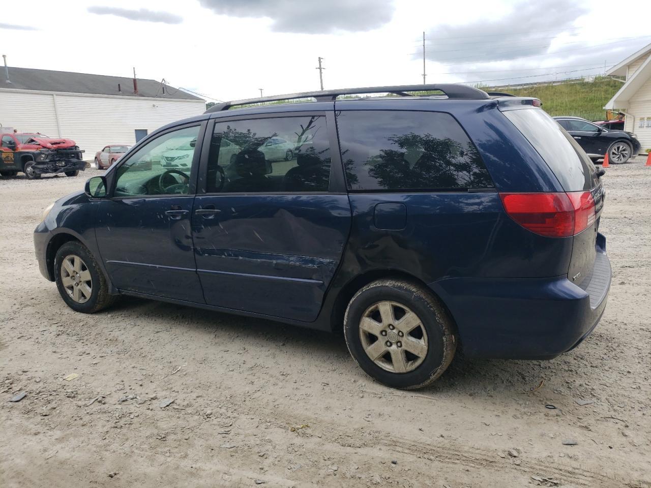 2004 TOYOTA SIENNA