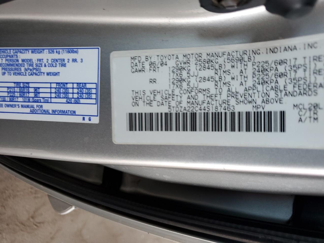 2004 TOYOTA SIENNA