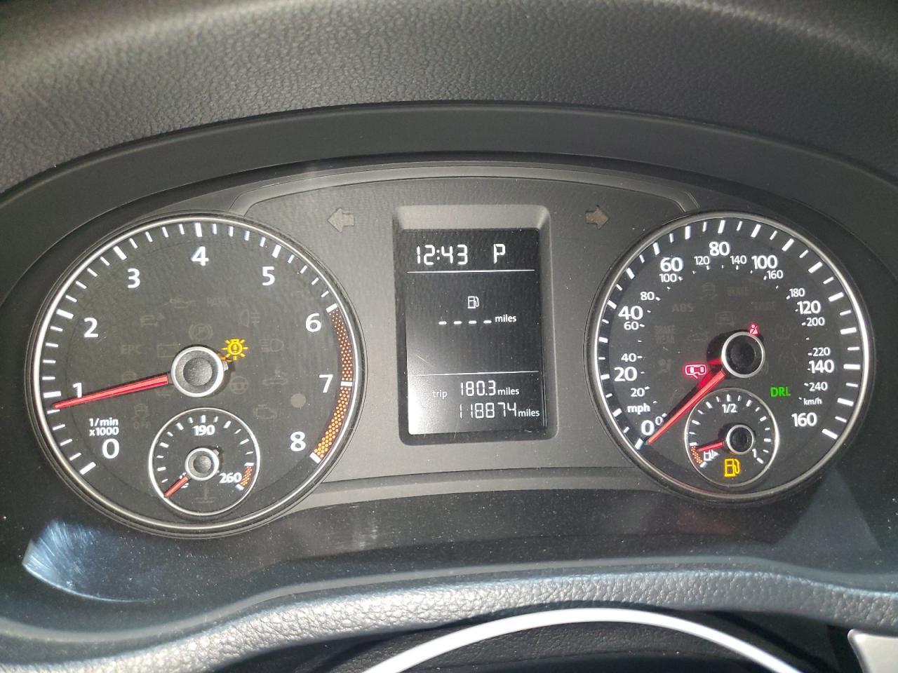 2014 VOLKSWAGEN Passat