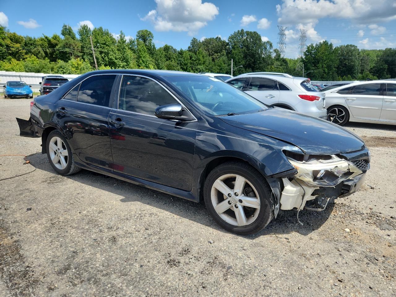 2014 TOYOTA CAMRY