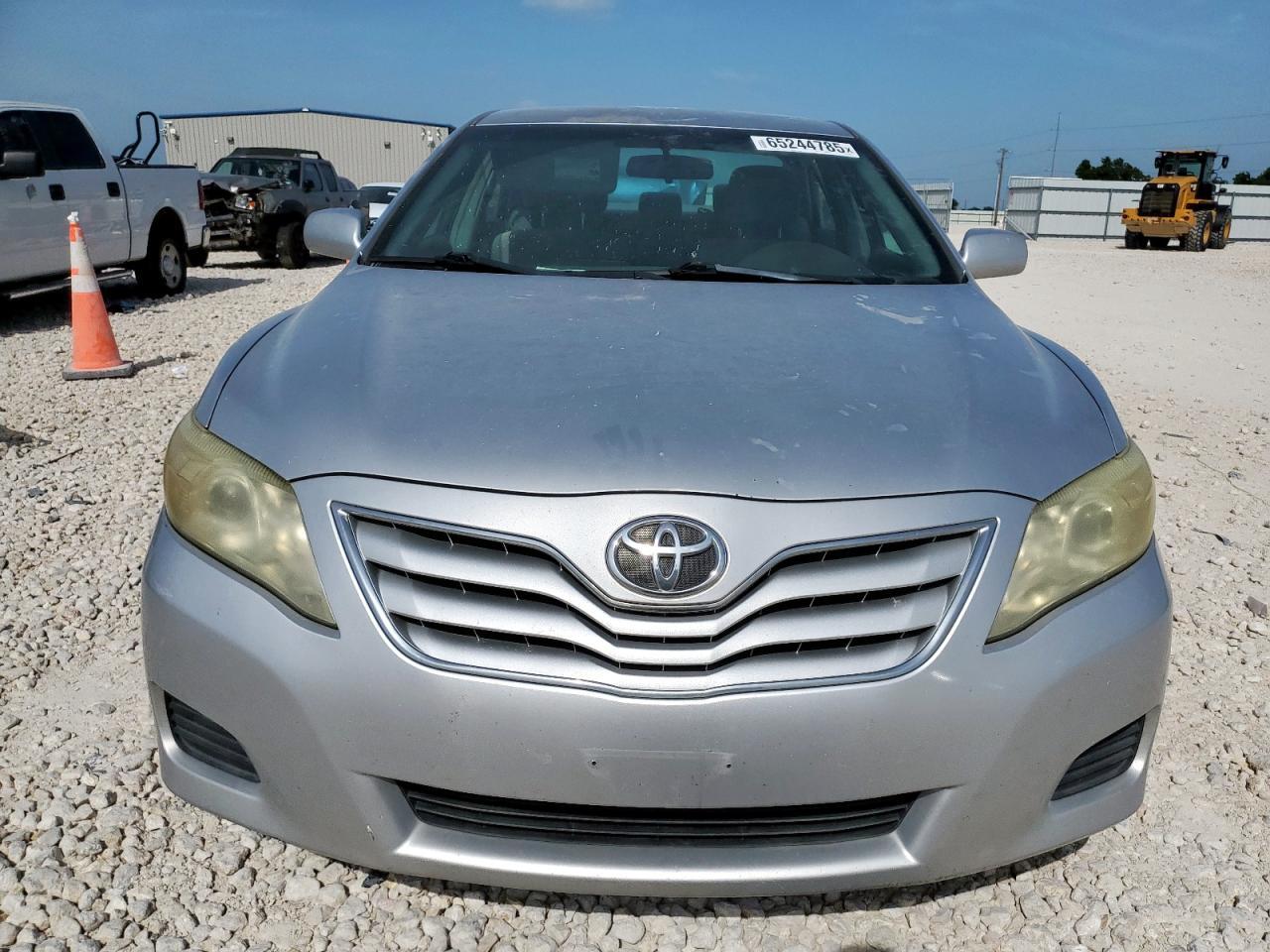 2011 TOYOTA CAMRY