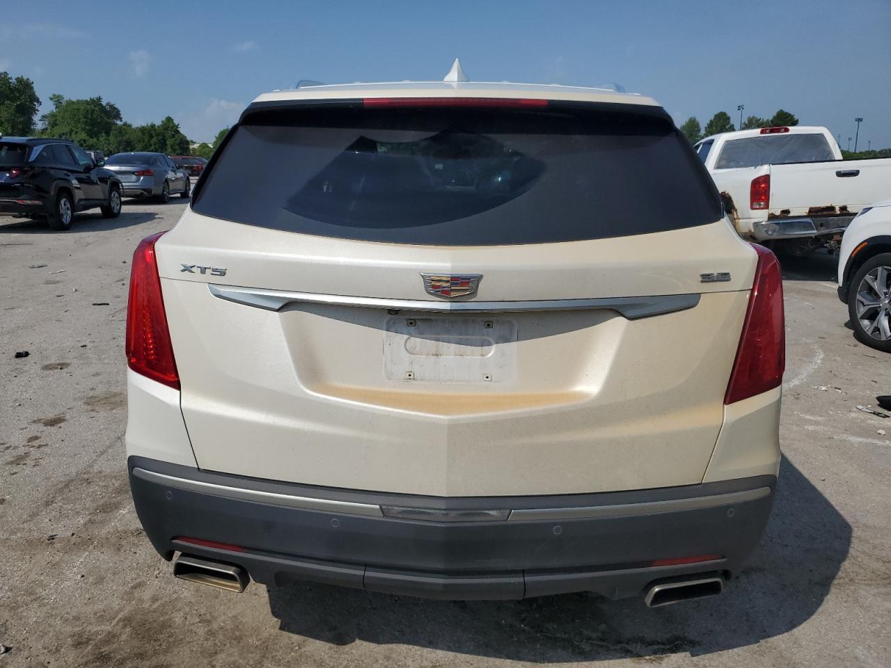 2017 CADILLAC XT5