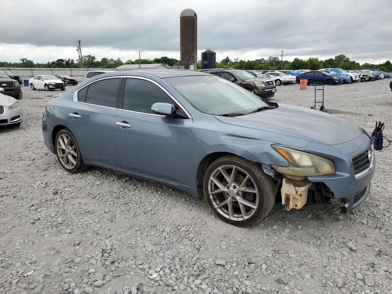 2011 NISSAN Maxima