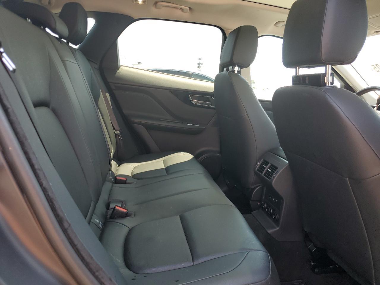 2019 JAGUAR F-Pace