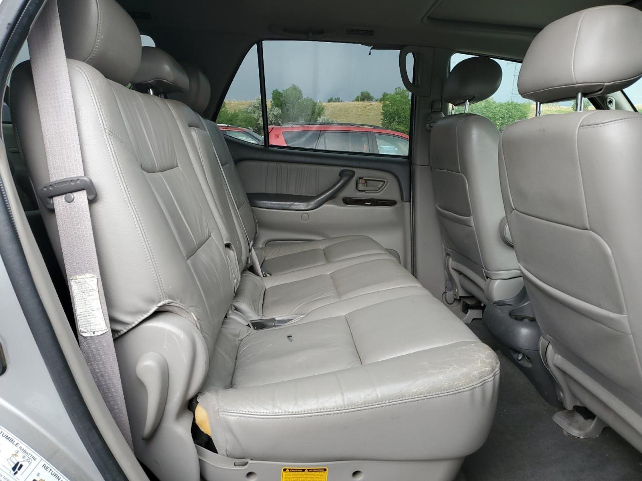 2001 TOYOTA Sequoia