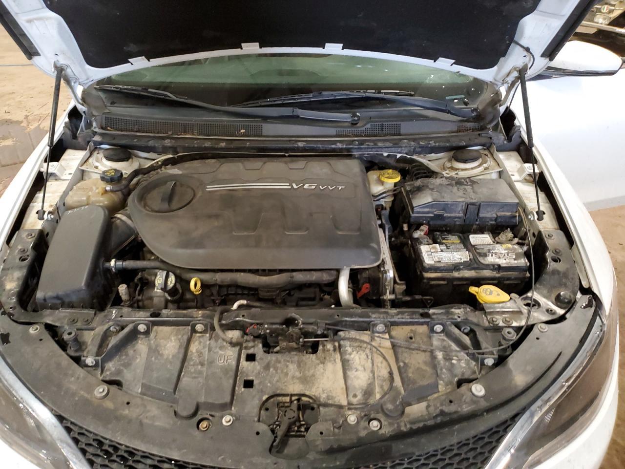 2016 CHRYSLER 200