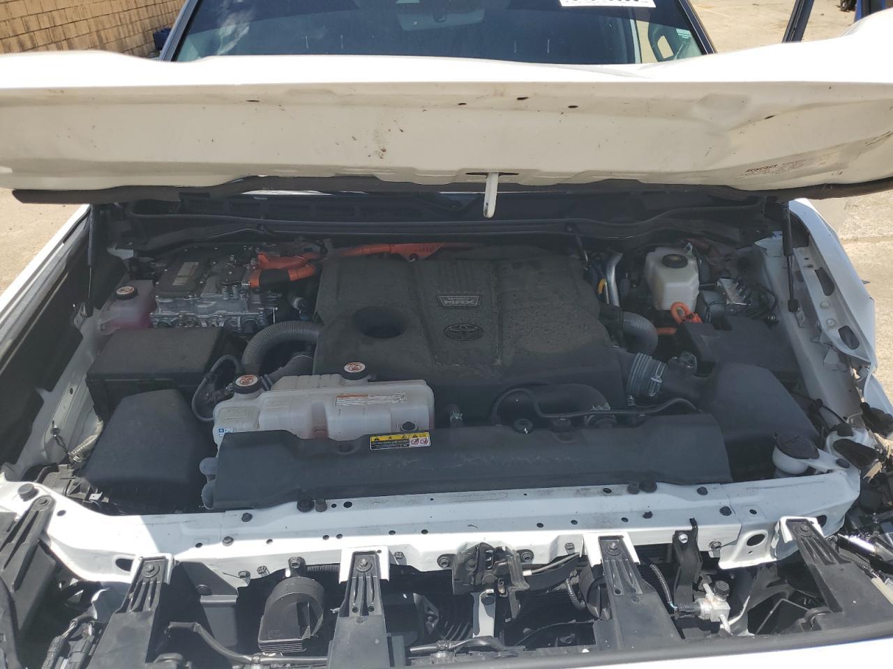 2024 TOYOTA Sequoia