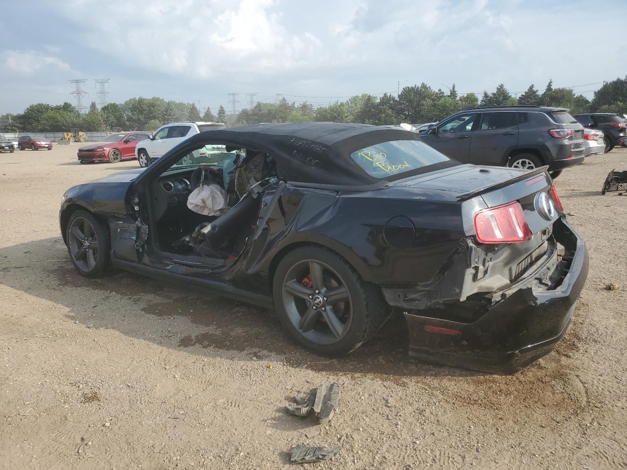 2011 FORD MUSTANG
