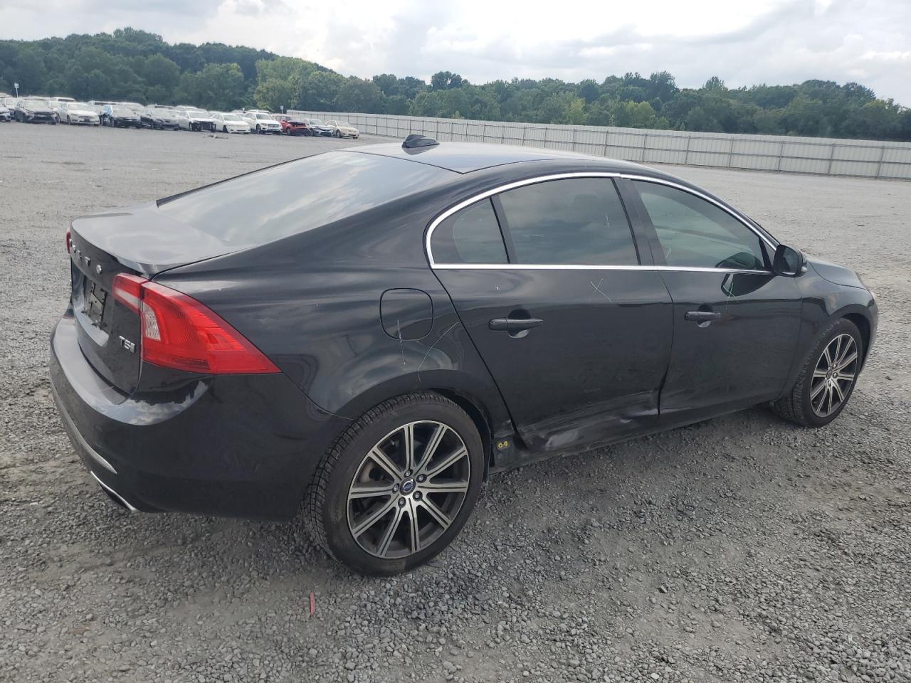 2016 VOLVO S60