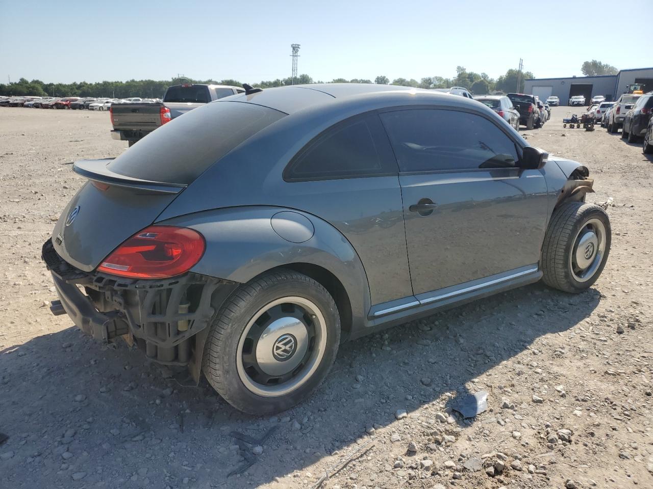 2016 VOLKSWAGEN Beetle