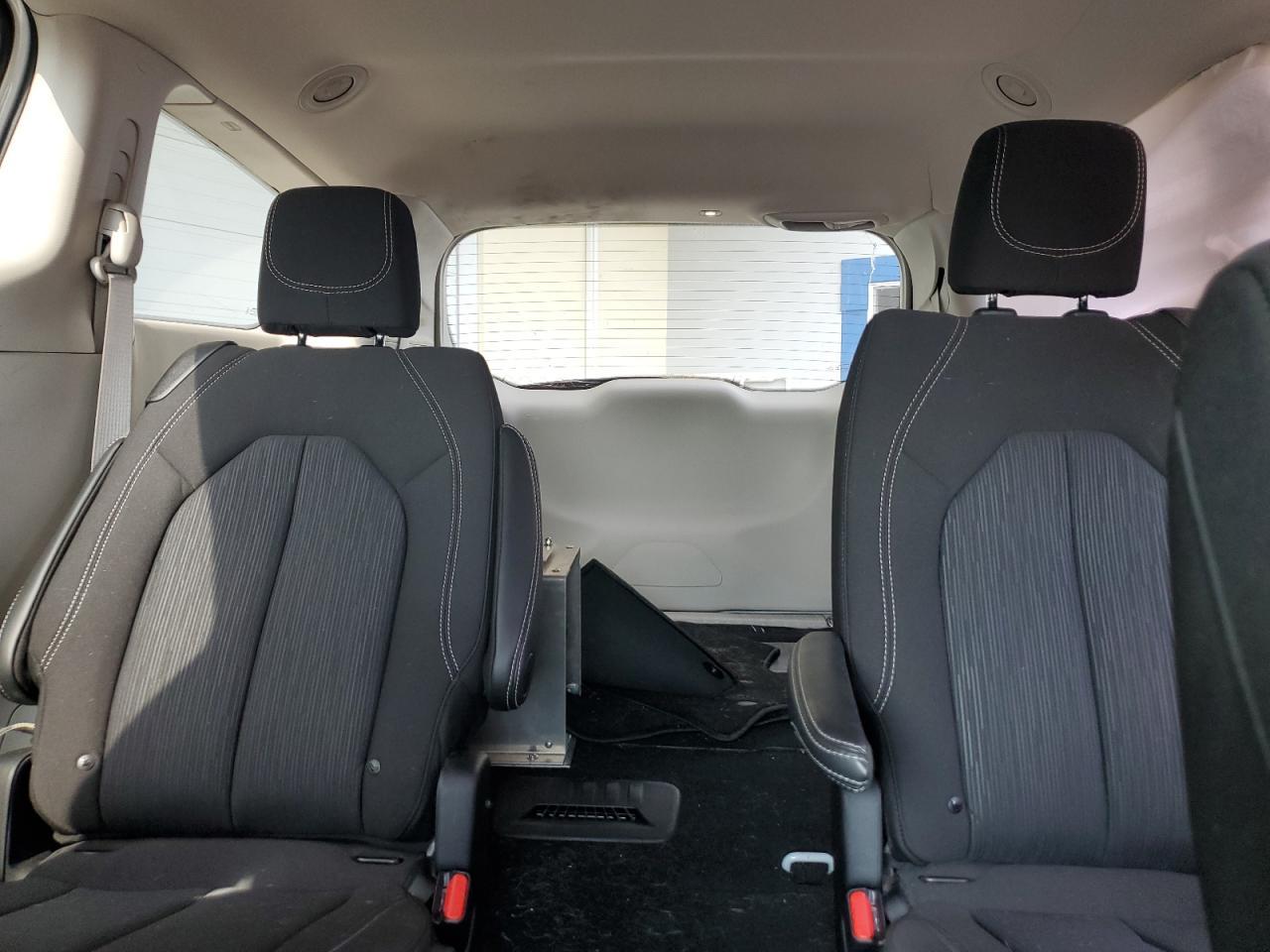 2023 CHRYSLER Voyager