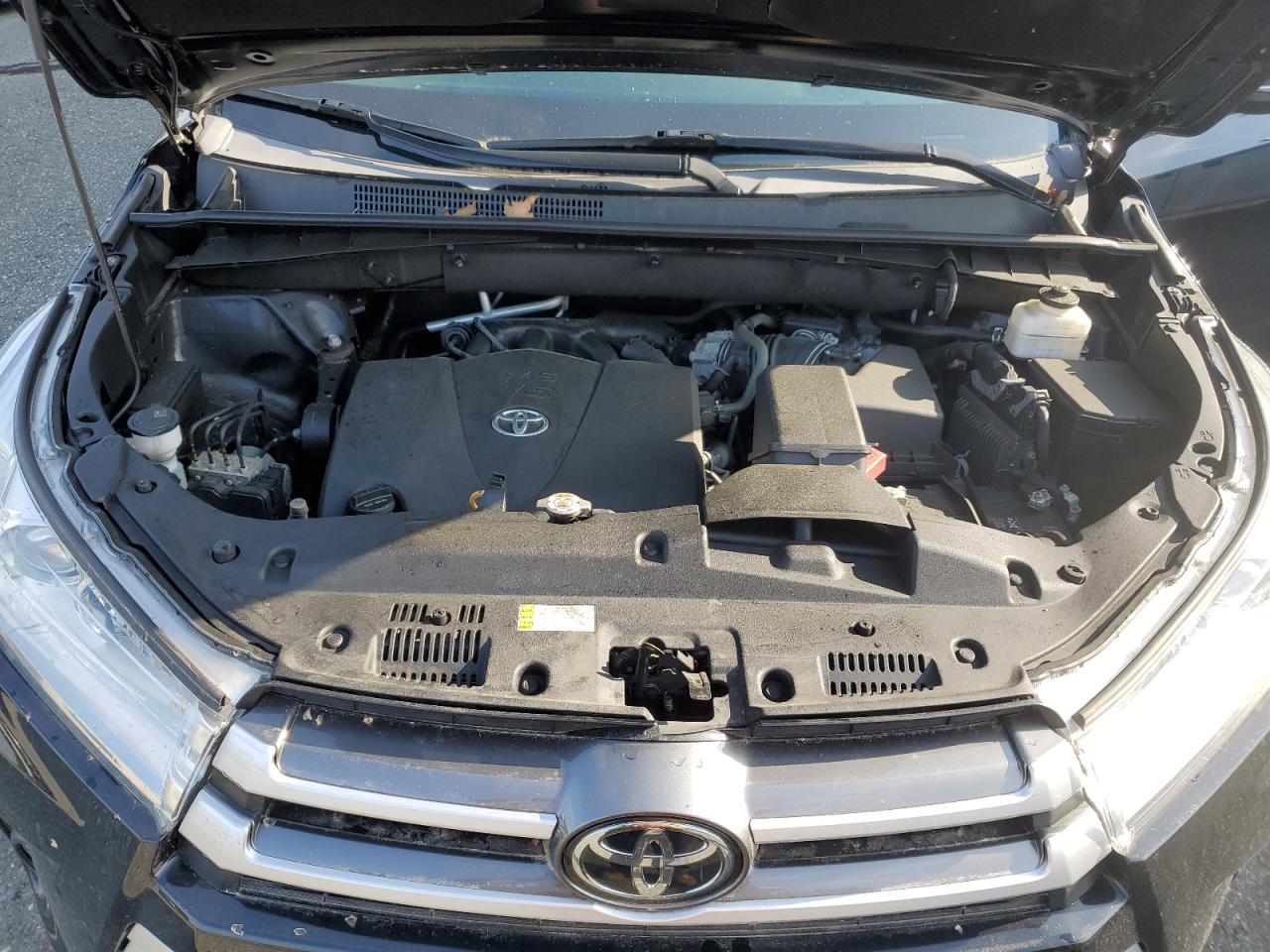 2019 TOYOTA HIGHLANDER