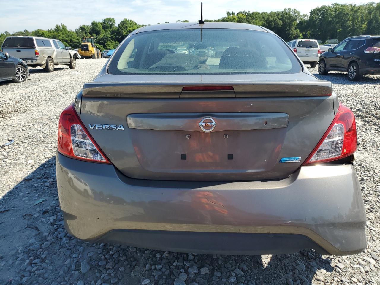 2016 NISSAN VERSA