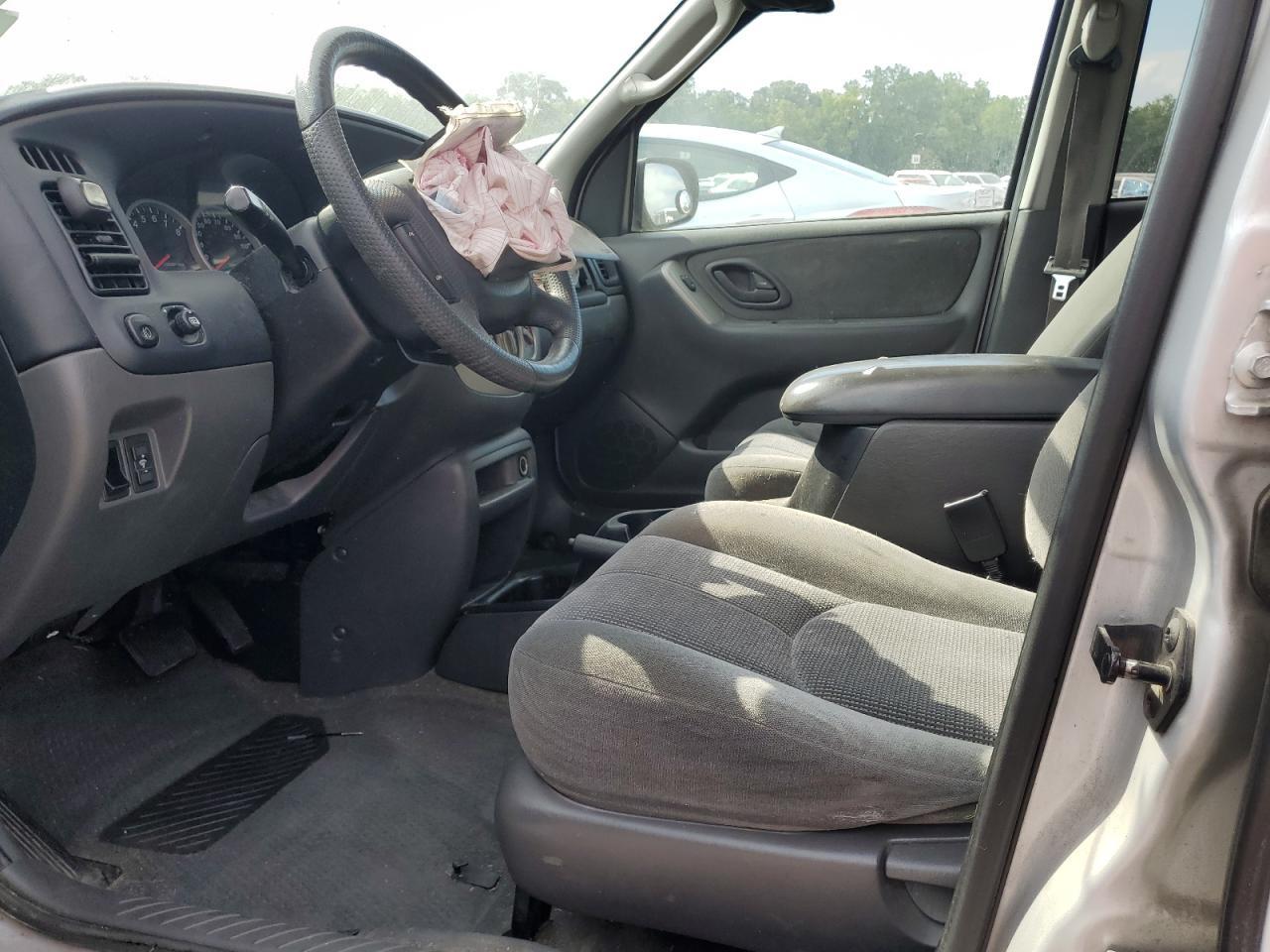 2004 MAZDA Tribute