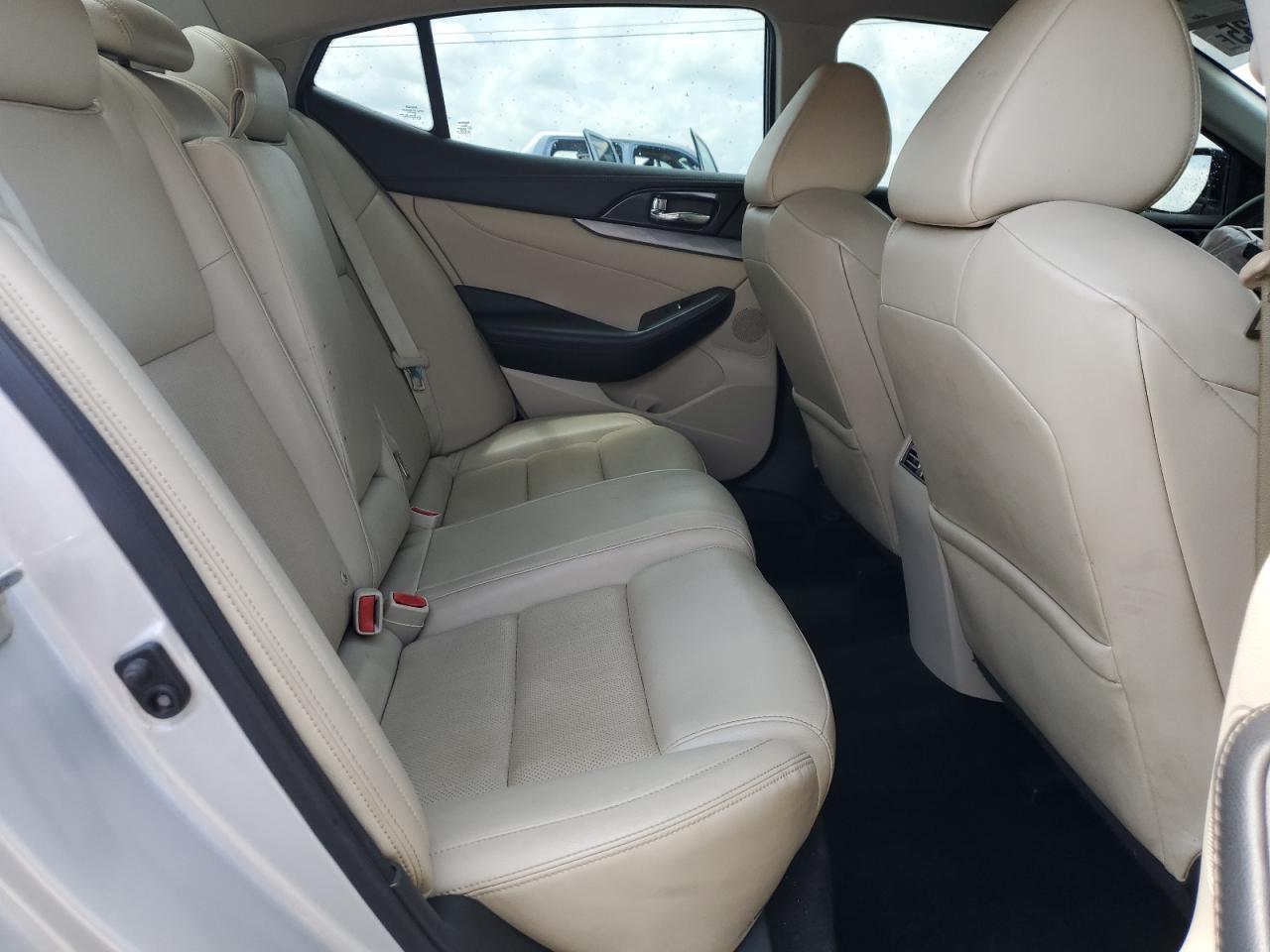 2017 NISSAN Maxima