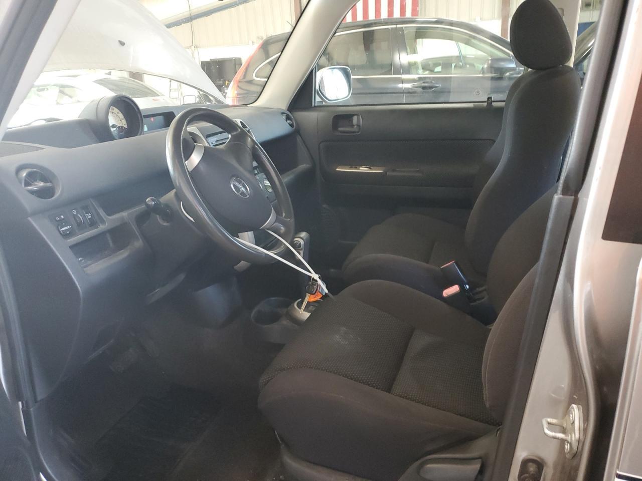 2005 TOYOTA SCION