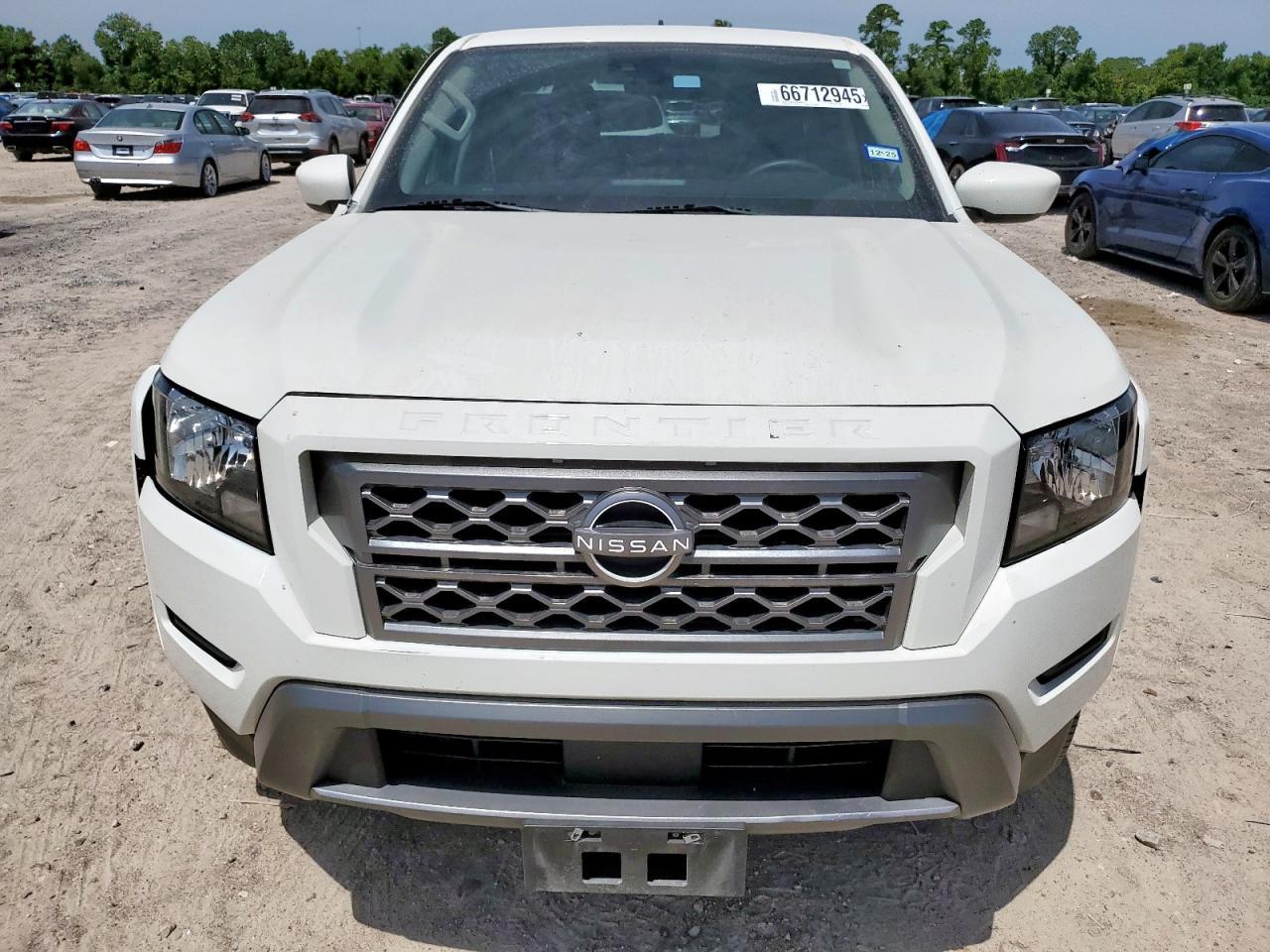 2022 NISSAN Frontier