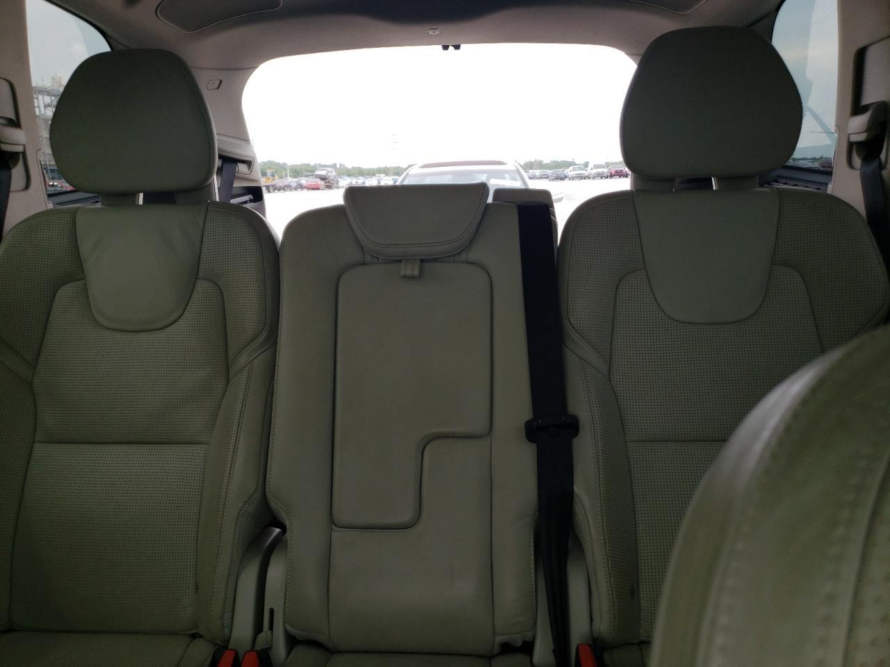 2016 VOLVO XC90