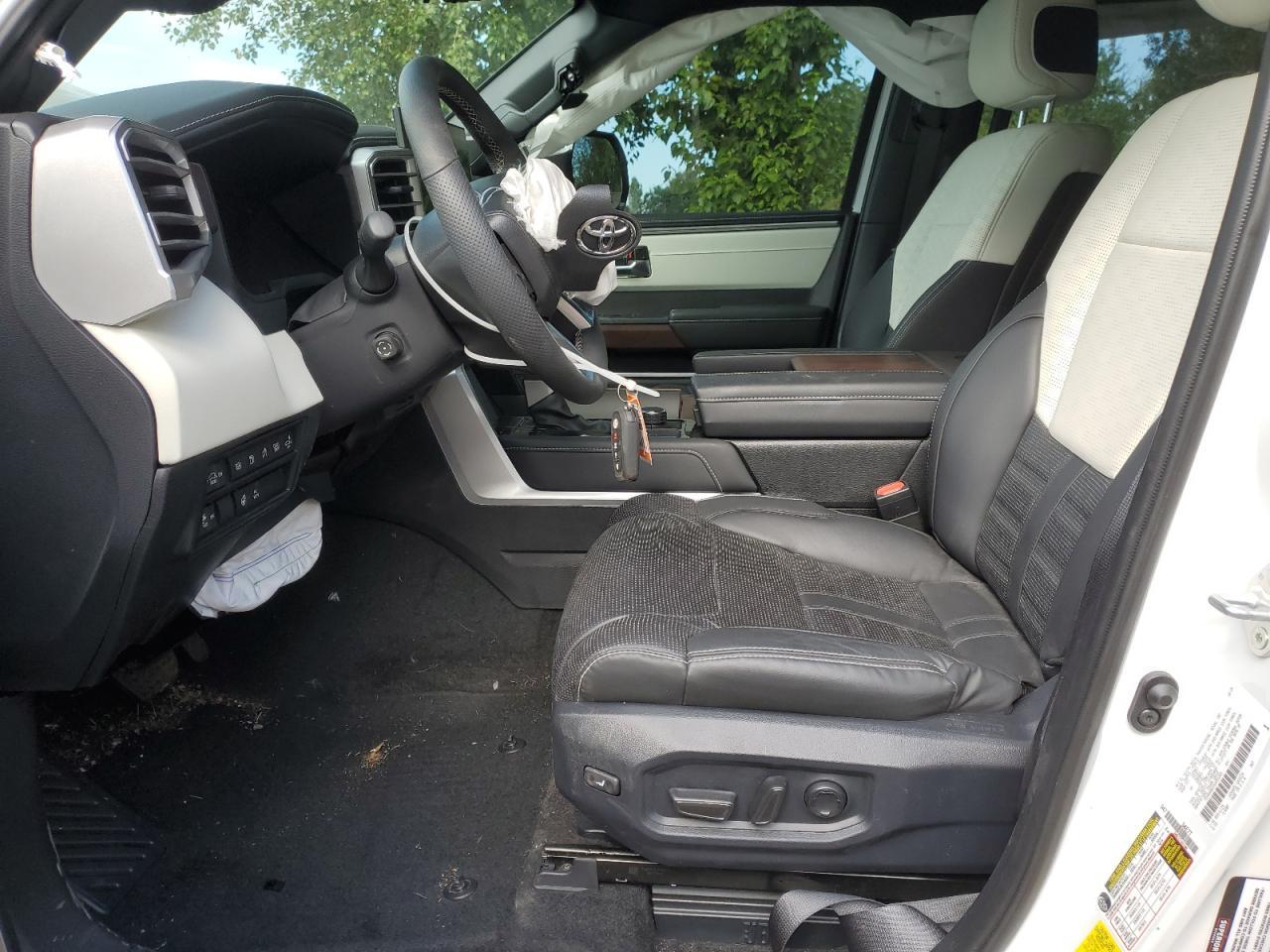 2025 TOYOTA Sequoia