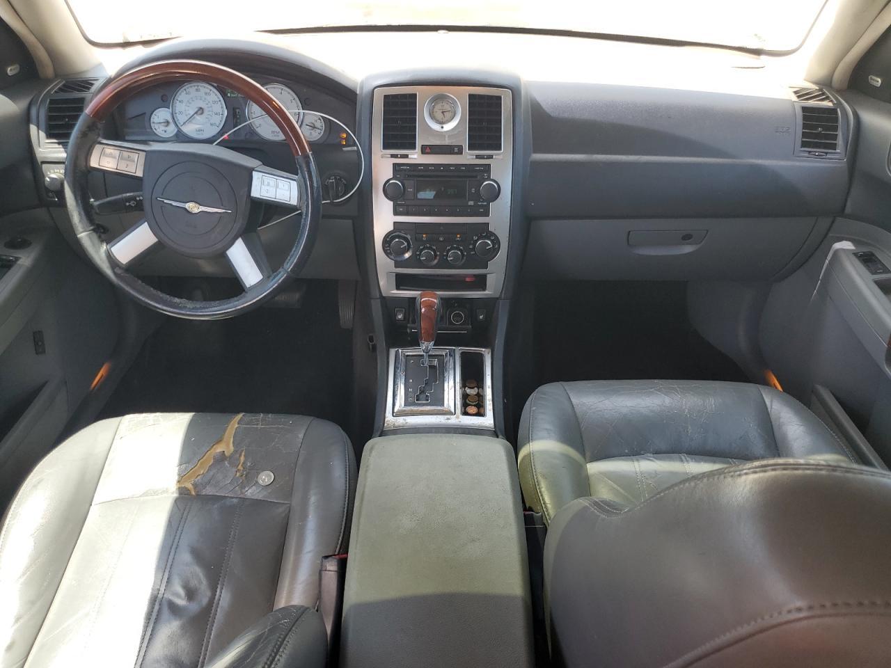 2005 CHRYSLER 300