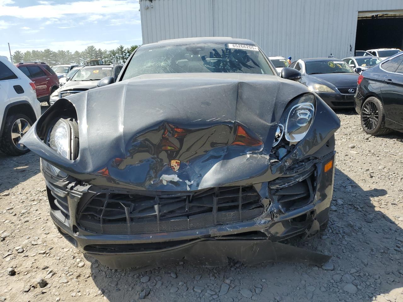 2018 PORSCHE Macan