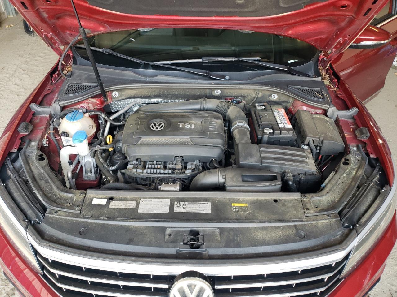 2016 VOLKSWAGEN Passat