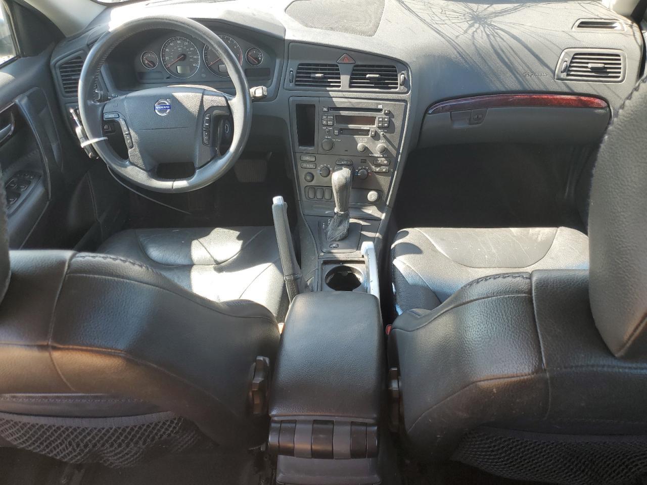 2004 VOLVO XC70
