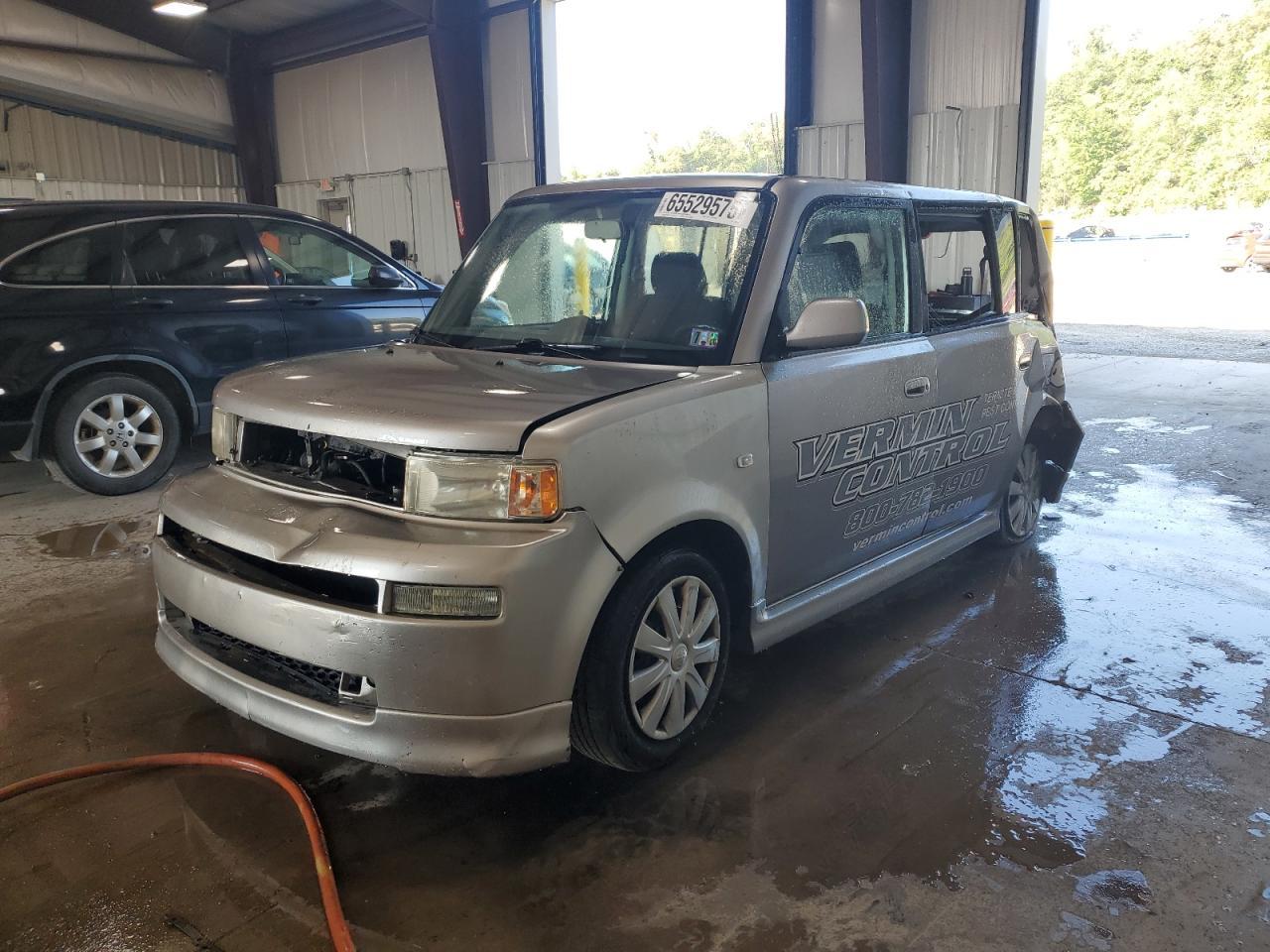 2005 TOYOTA SCION