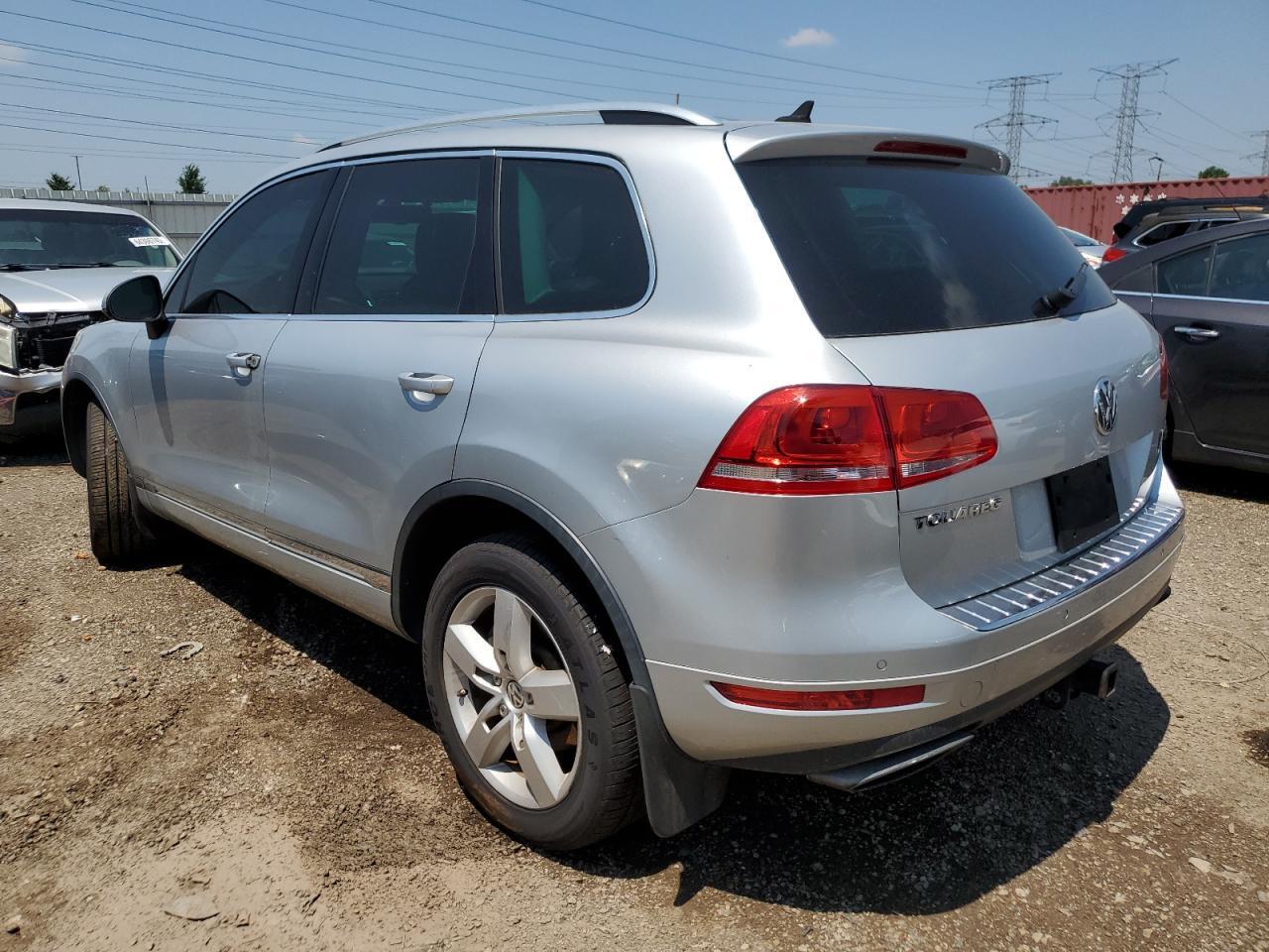 2012 VOLKSWAGEN Touareg