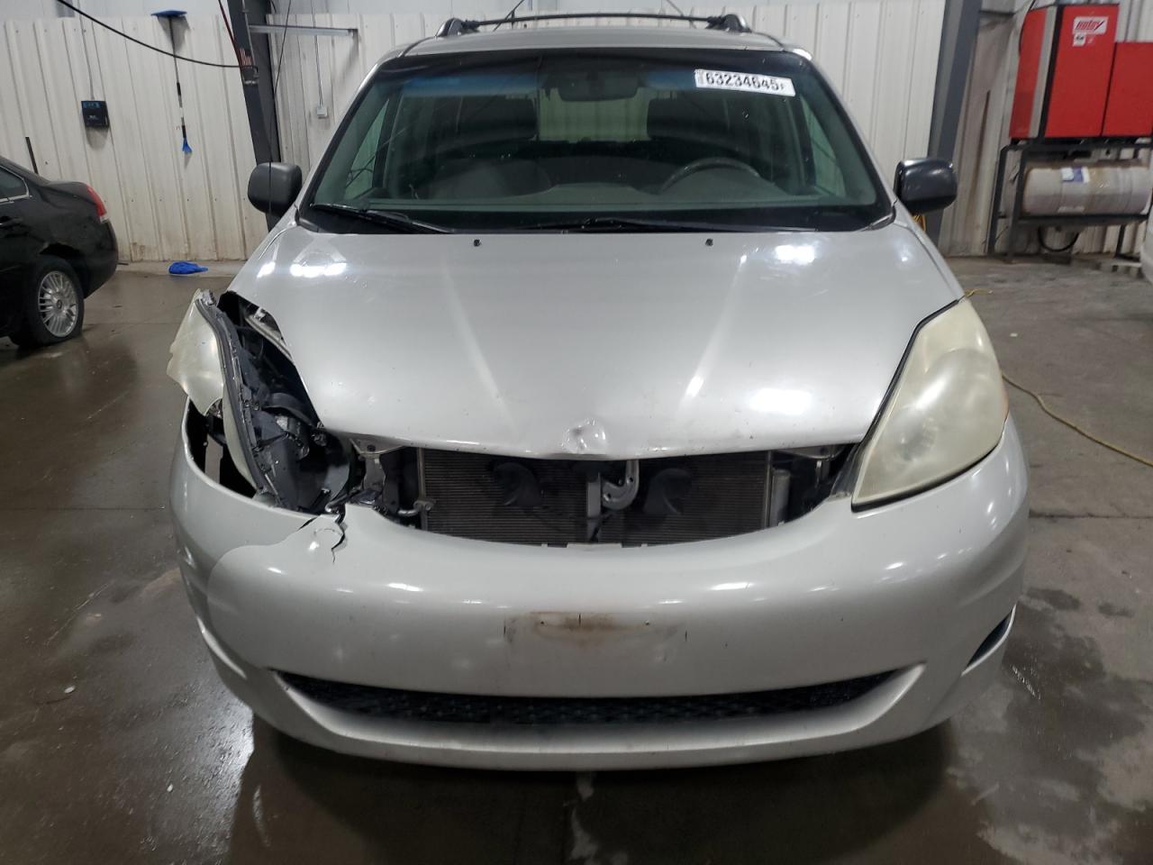 2006 TOYOTA SIENNA