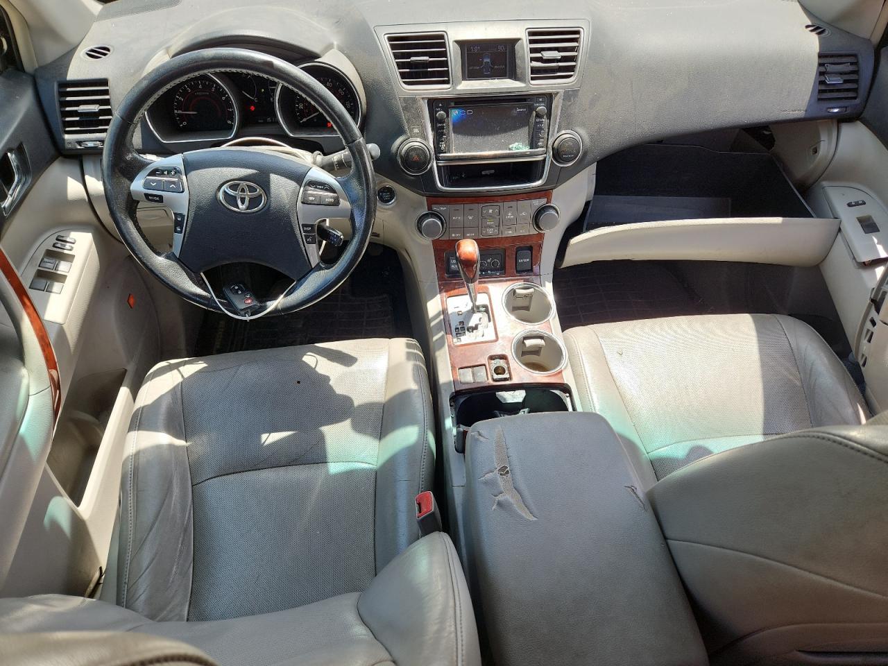 2013 TOYOTA HIGHLANDER