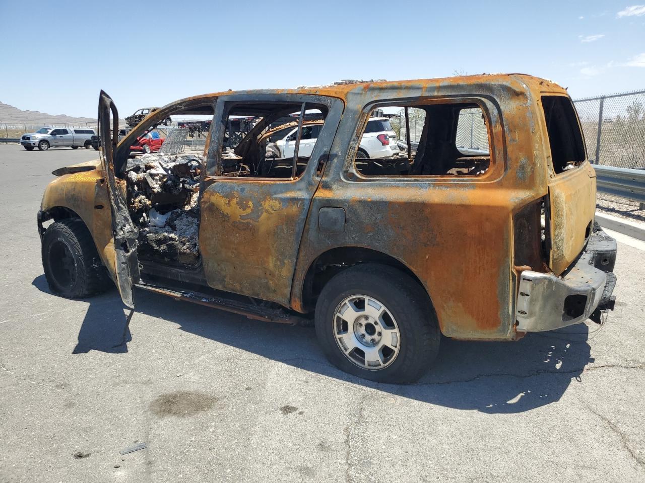 2004 NISSAN Armada