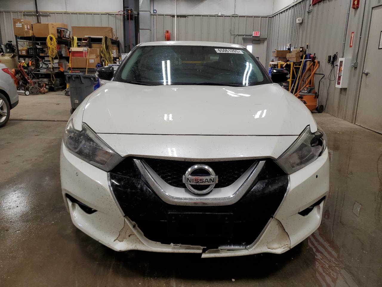 2017 NISSAN Maxima