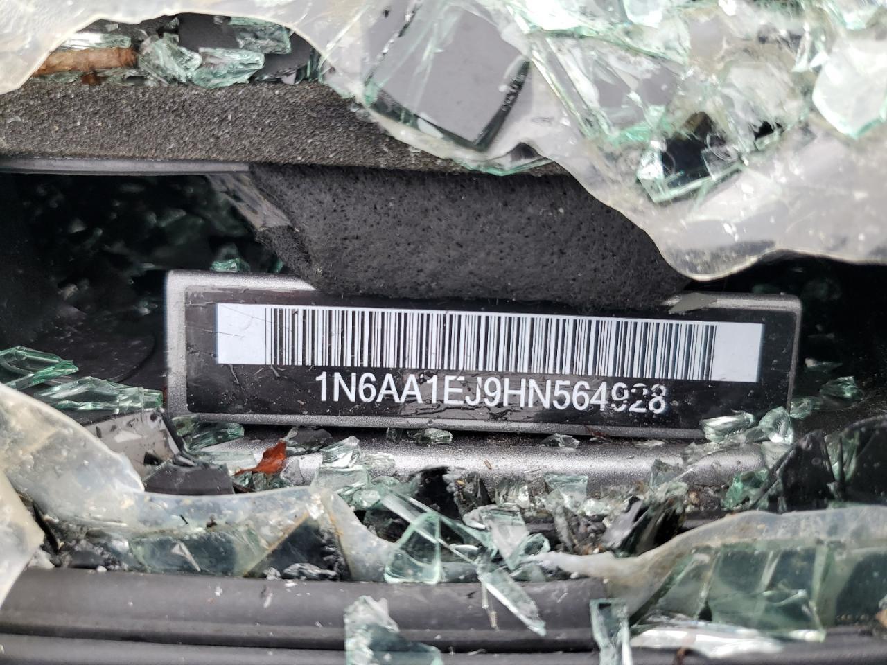 2017 NISSAN Titan