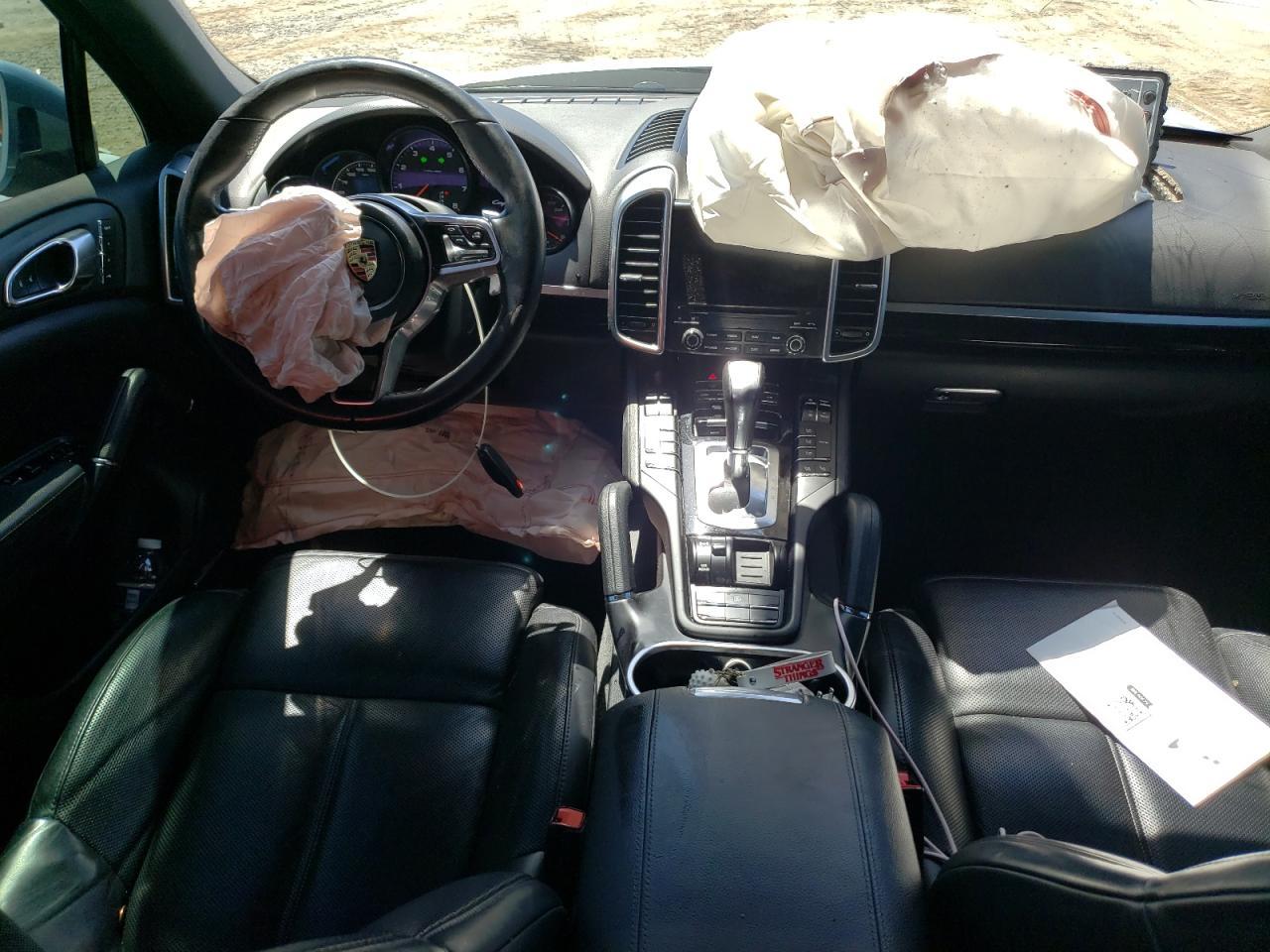 2017 PORSCHE CAYENNE